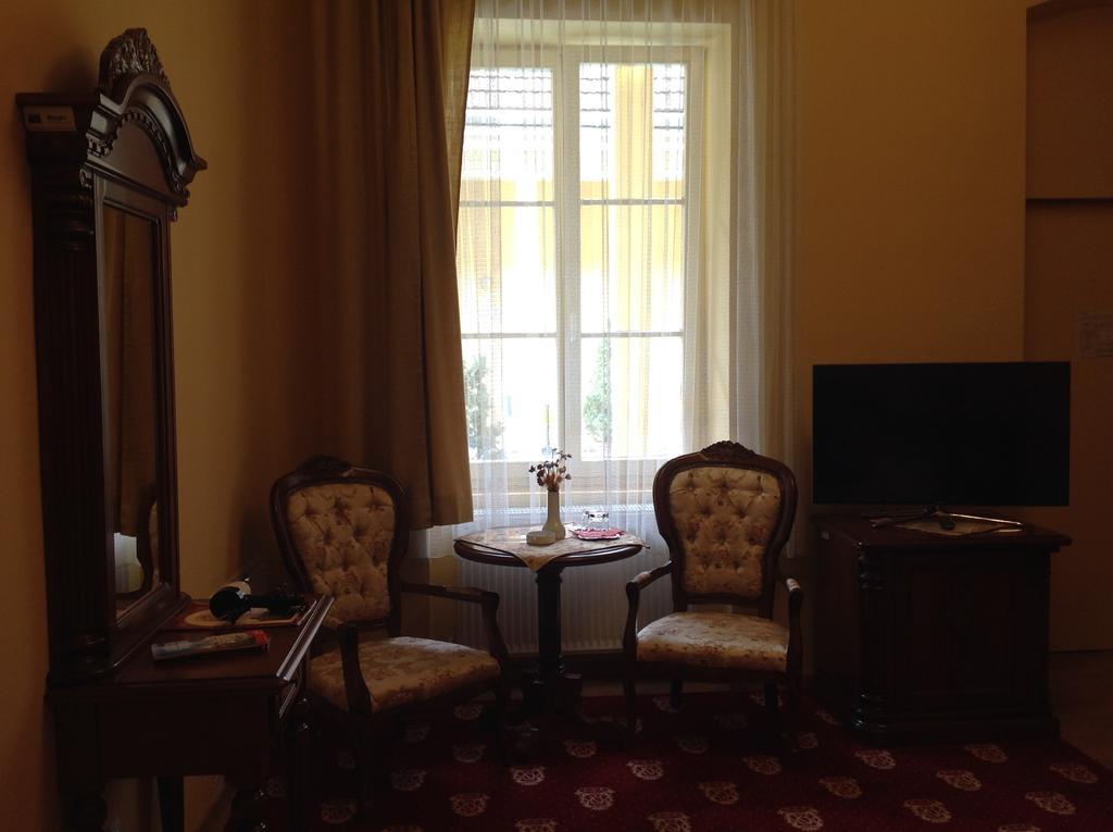 Hotel Astoria Satu Mare Quarto foto